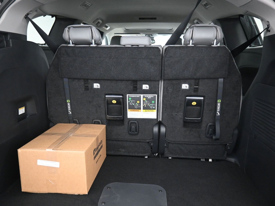 New 2026 Toyota Sienna Hybrid XLE Base - BraunAbility Side Entry Entry Fold Out Automatic Ramp