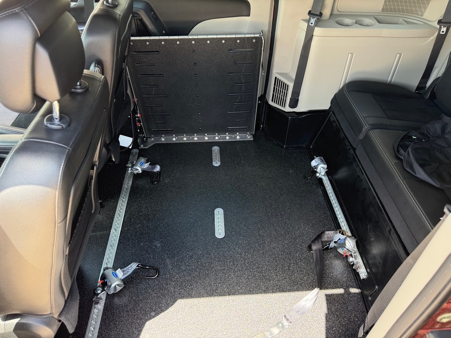 Red Dodge Grand Caravan image number 11