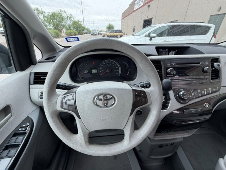 Used 2013 Toyota Sienna LE - BraunAbility Side Entry Entry Fold Out Automatic Ramp