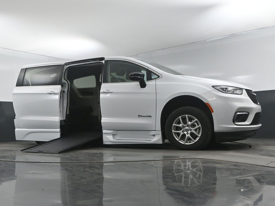 Used 2024 Chrysler Pacifica Touring L - BraunAbility Side Entry Entry In Floor Automatic Ramp