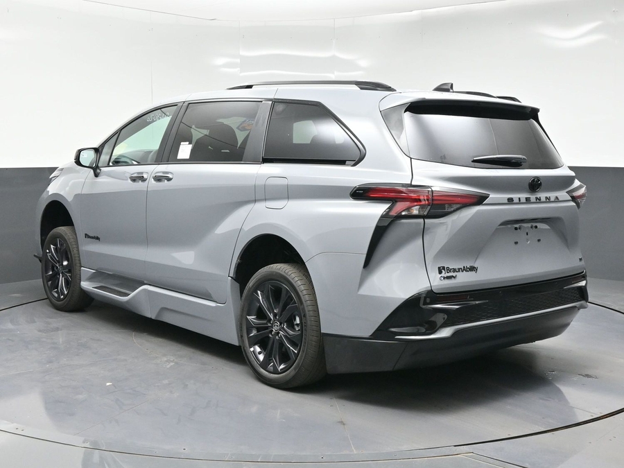 New 2026 Toyota Sienna XSE Sport - BraunAbility Side Entry In Floor Automatic Ramp