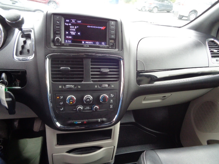 Used 2018 Dodge Grand Caravan SXT - BraunAbility Side Entry Entry Fold Out Manual Ramp