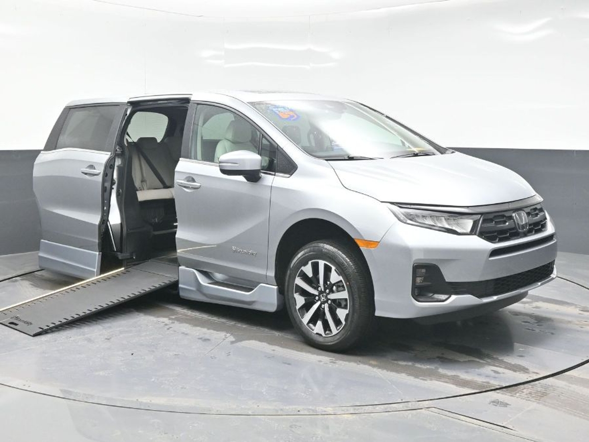 2026 Honda Odyssey EX-L's photo