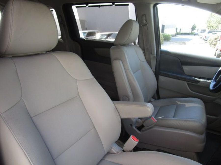 Used 2016 Honda Odyssey Touring - VMI Side Entry Entry In Floor Automatic Ramp