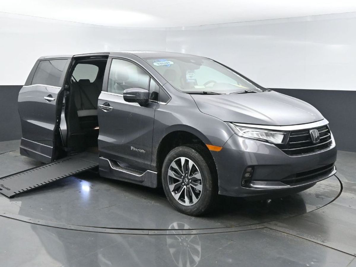 Grey Honda Odyssey image number 17