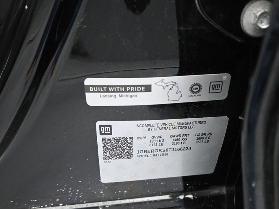 New 2026 Chevrolet Traverse 1LT - BraunAbility Side Entry In Floor Automatic Ramp