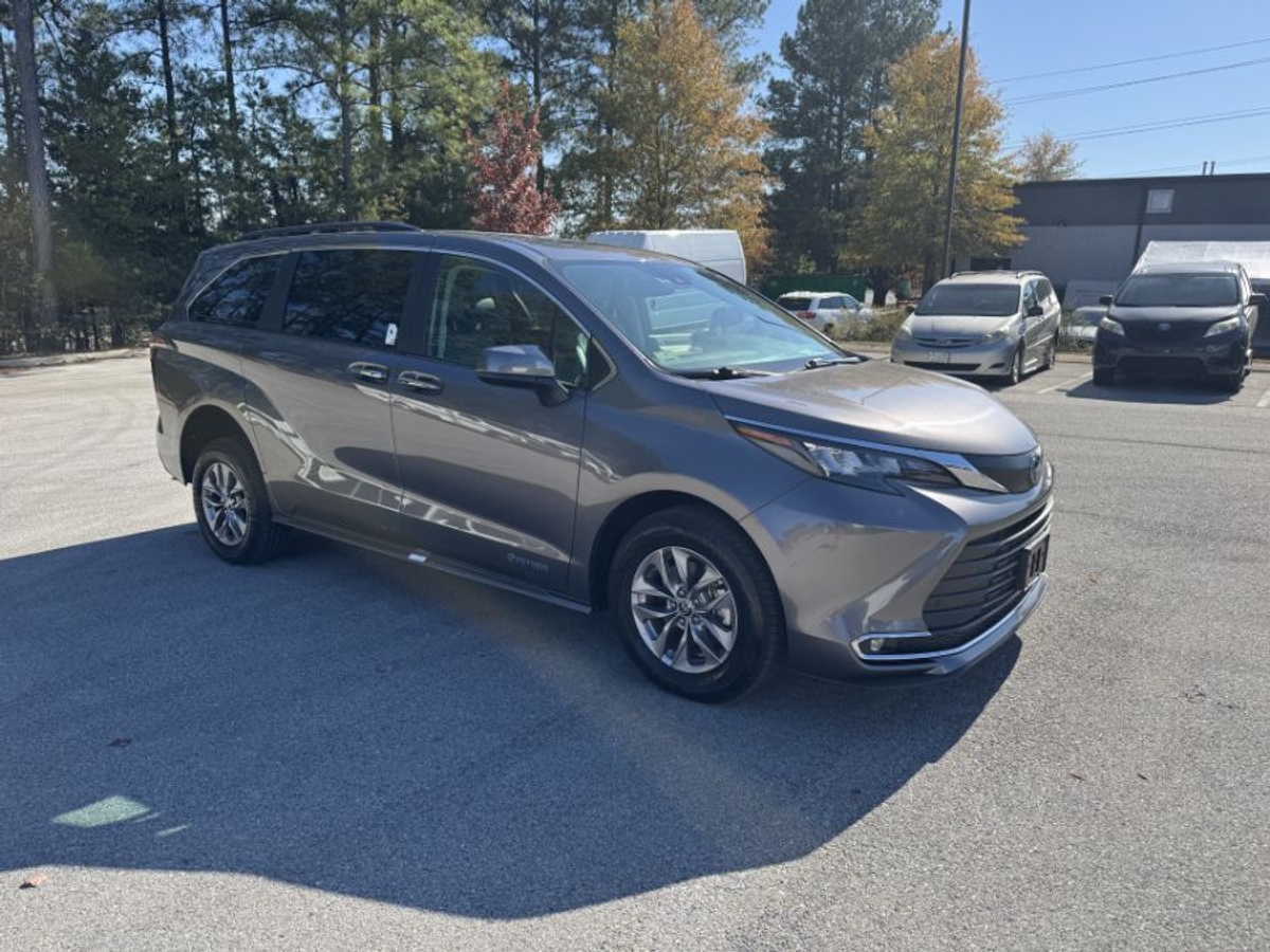 2024 TOYOTA SIENNA - Image 7