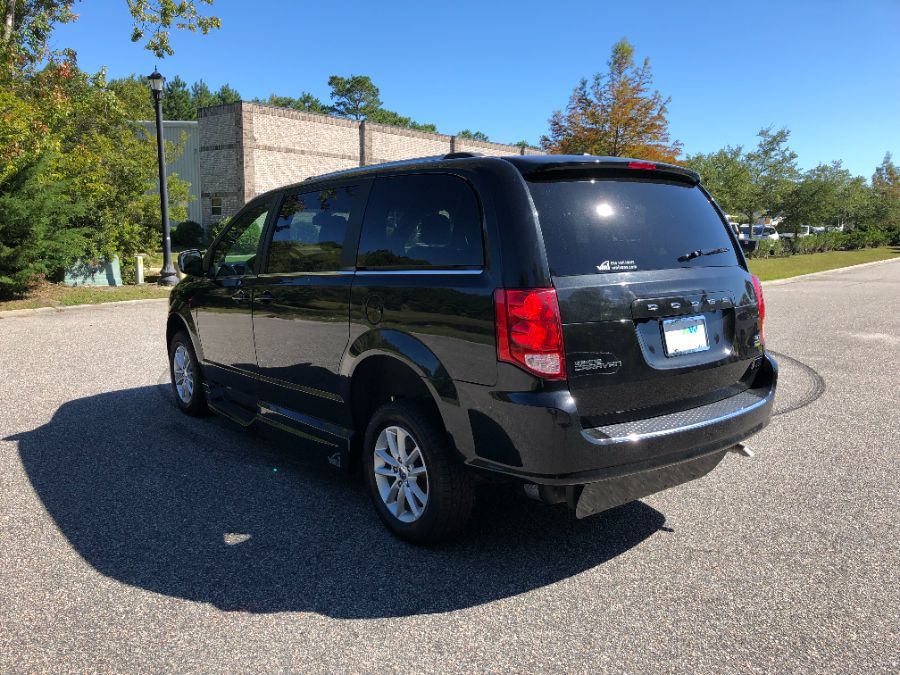 Black Dodge Grand Caravan número de imagen 6