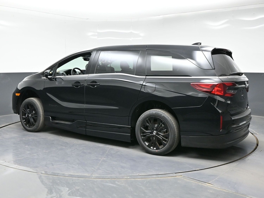 Black Honda Odyssey image number 1