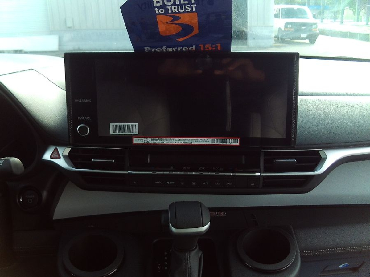 2025 TOYOTA SIENNA - Image 13