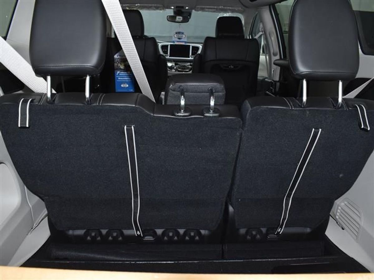 2023 CHRYSLER PACIFICA - Image 19