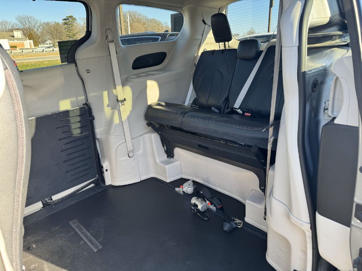 2018 CHRYSLER PACIFICA - Image 6