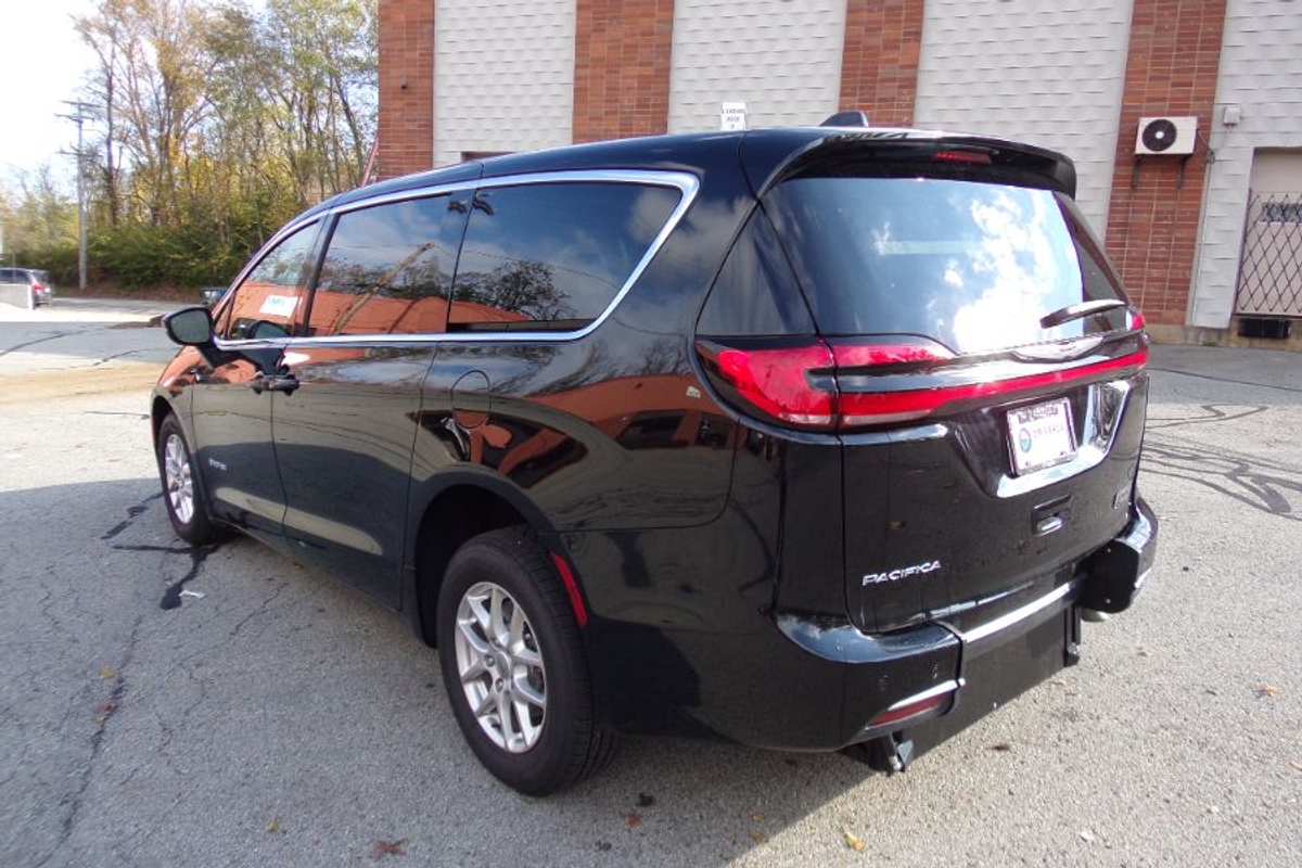 2024 CHRYSLER PACIFICA - Image 5