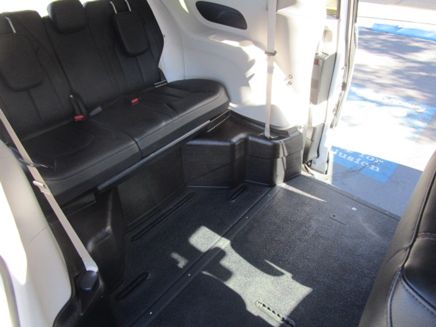 Used 2018 Chrysler Pacifica Touring L - VMI Side Entry Entry In Floor Automatic Ramp