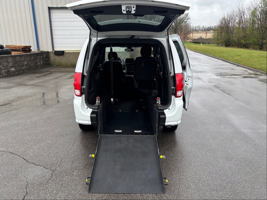 Used 2019 Dodge Grand Caravan GT - International Mobility Rear Entry Entry Fold Out Manual Ramp
