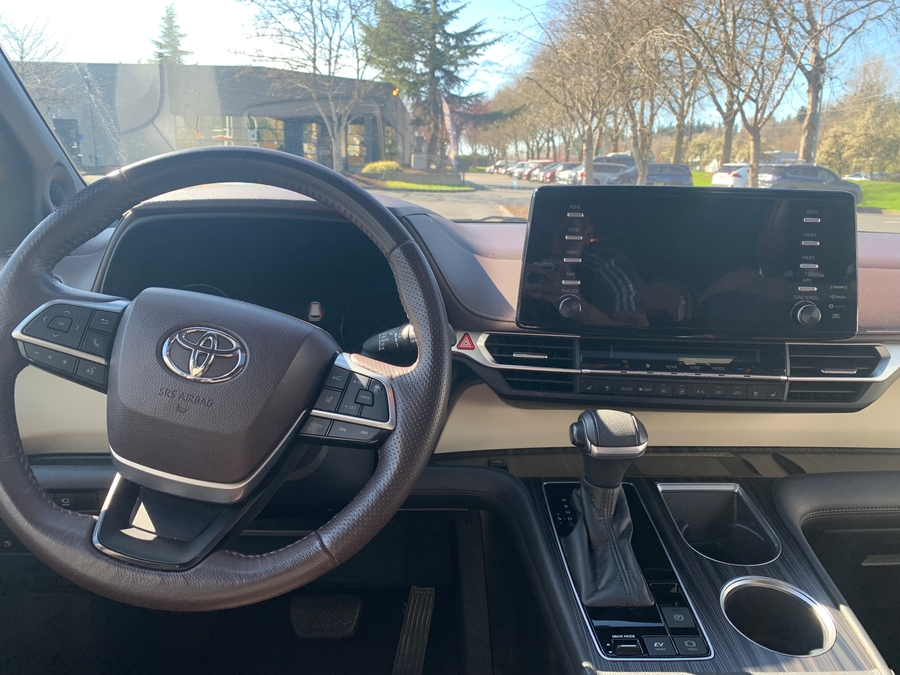 Used 2021 Toyota Sienna Hybrid Platinum - VMI Side Entry Entry In Floor Automatic Ramp