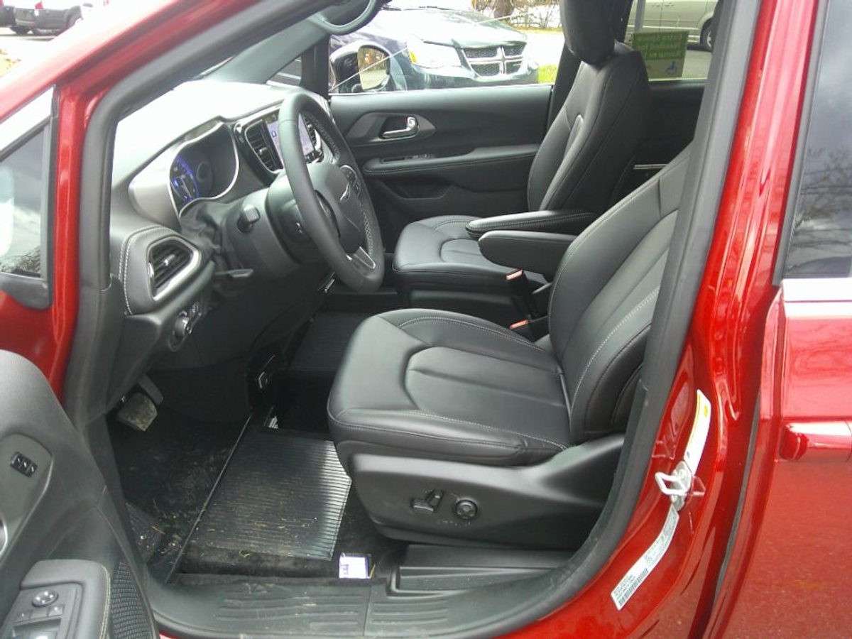 2026 CHRYSLER PACIFICA - Image 18