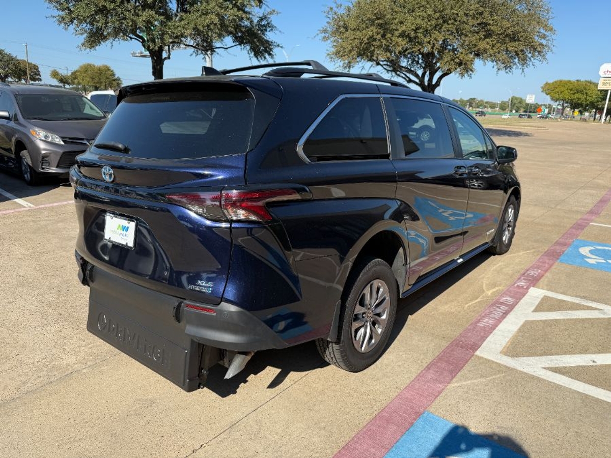 2023 TOYOTA SIENNA - Image 6