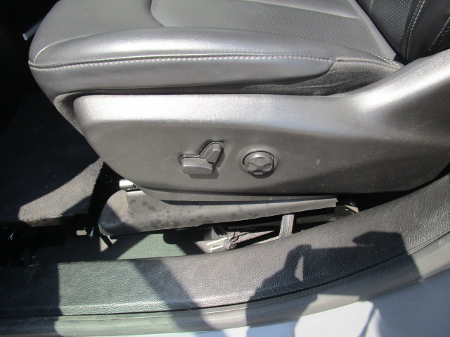 Used 2023 Chrysler Pacifica Touring L - VMI Side Entry Entry In Floor Automatic Ramp