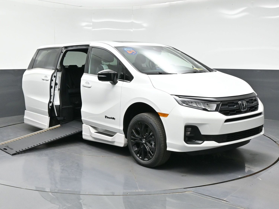 New 2026 Honda Odyssey Sport - BraunAbility Side Entry Entry In Floor Automatic Ramp