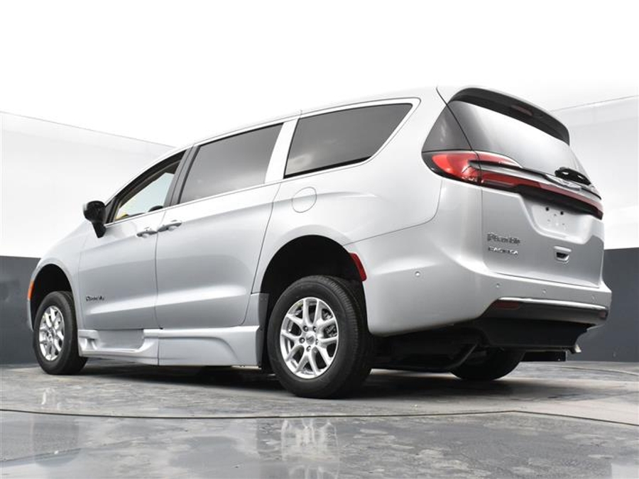 Used 2024 Chrysler Voyager LX - BraunAbility Side Entry Entry Fold Out Automatic Ramp