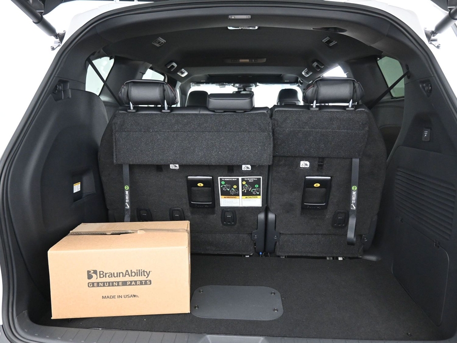 New 2026 Toyota Sienna Hybrid XSE Sport - BraunAbility Side Entry Entry In Floor Automatic Ramp