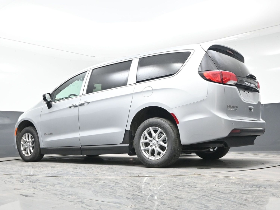 New 2026 Chrysler Voyager LX - BraunAbility Side Entry Entry Fold Out Manual Ramp