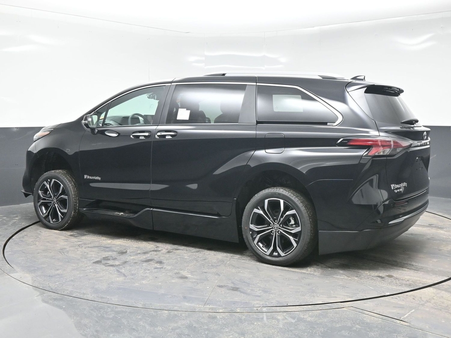New 2025 Toyota Sienna Hybrid Platinum - BraunAbility Side Entry Entry Fold Out Automatic Ramp