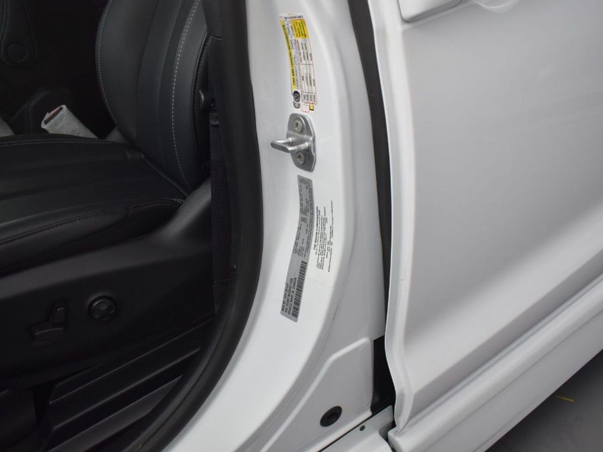 2025 CHRYSLER PACIFICA - Image 8