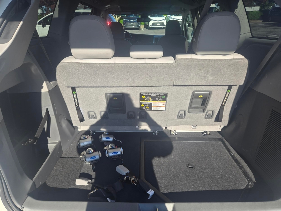 Used 2020 Toyota Sienna XLE - BraunAbility Side Entry Entry In Floor Automatic Ramp