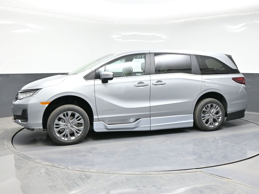 New 2026 Honda Odyssey Touring - BraunAbility Side Entry In Floor Automatic Ramp