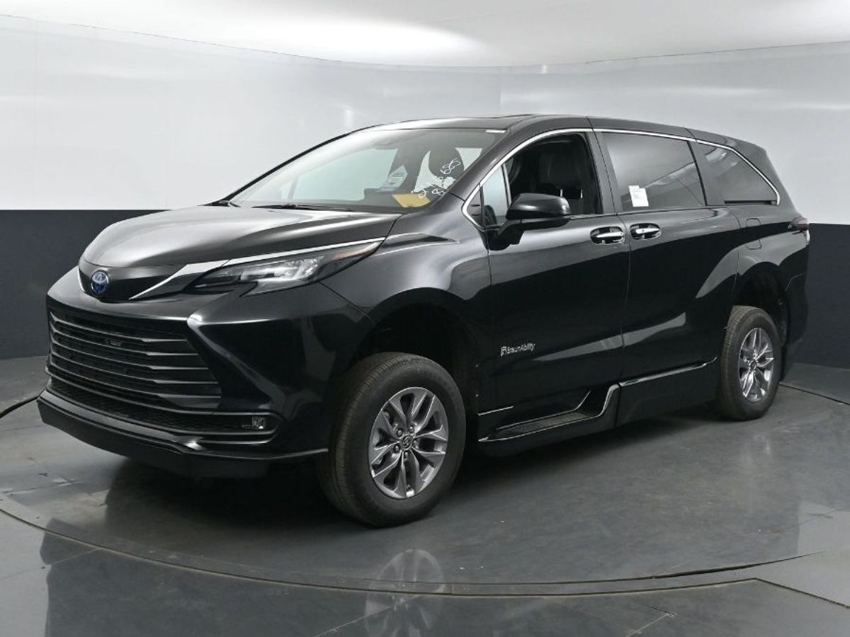 2025 TOYOTA SIENNA - Image 4