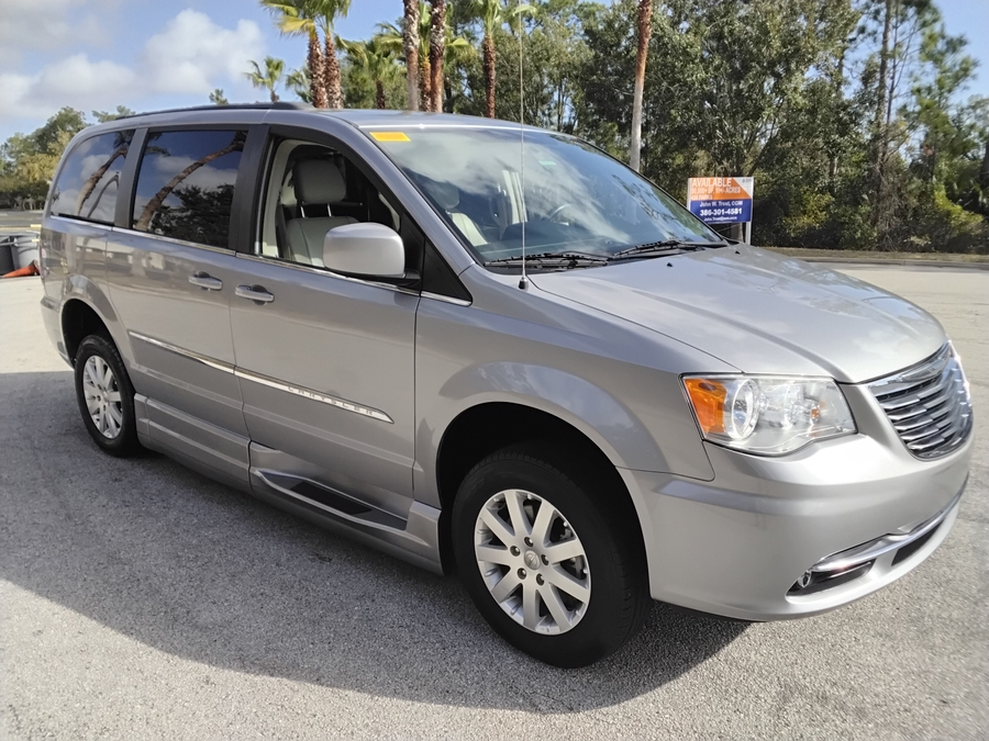 Silver Chrysler Town and Country image number 12