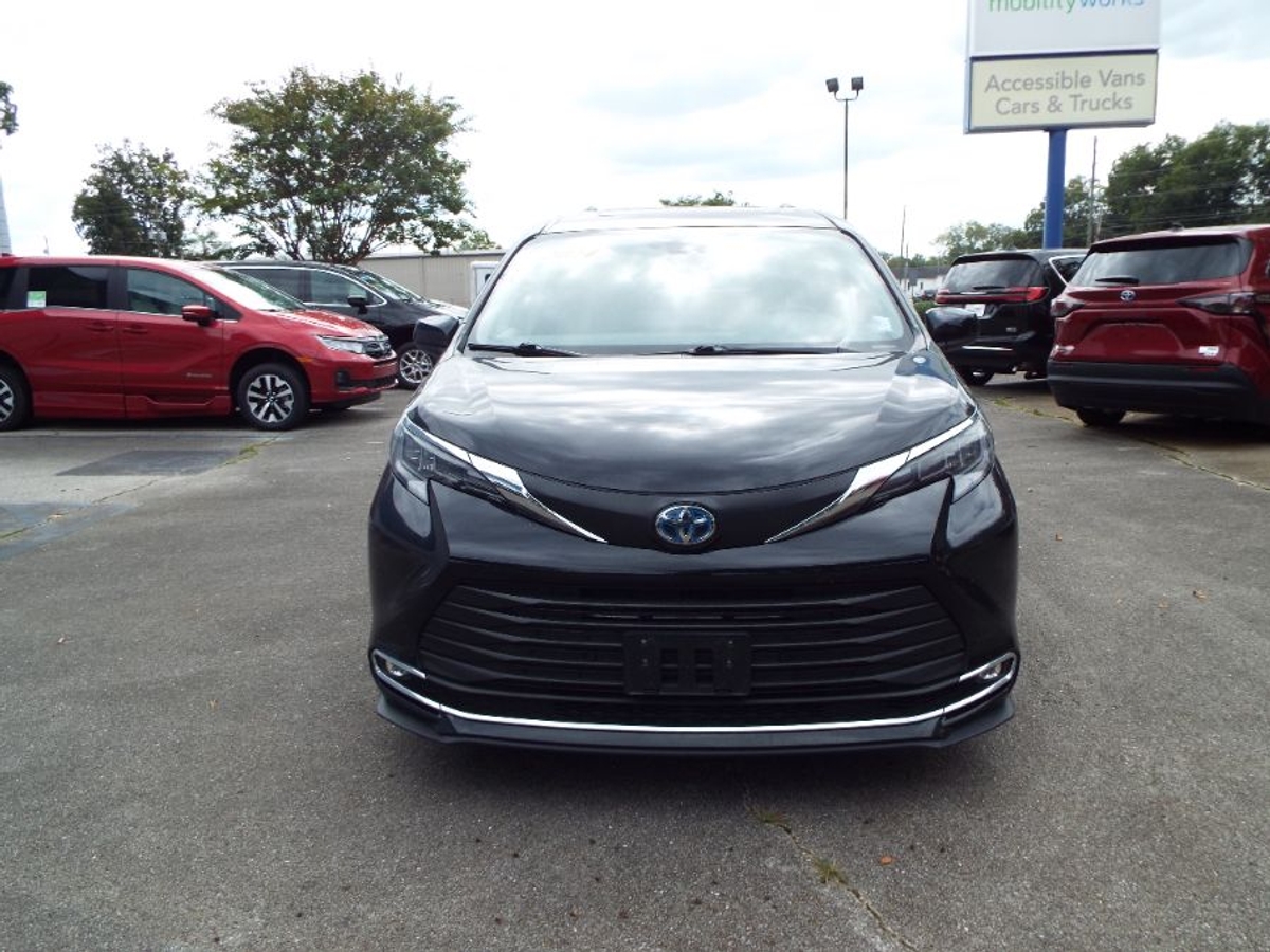 2024 TOYOTA SIENNA - Image 3