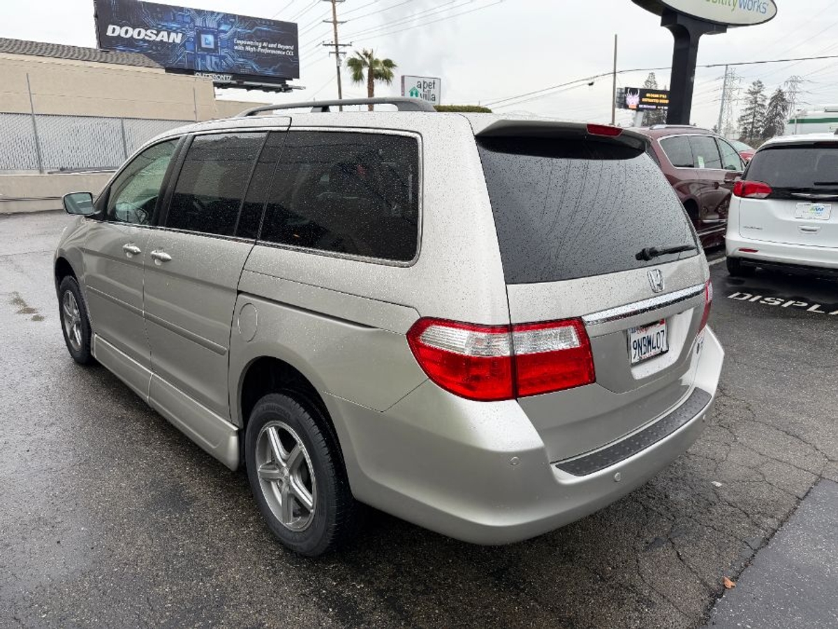  Honda Odyssey image number 4