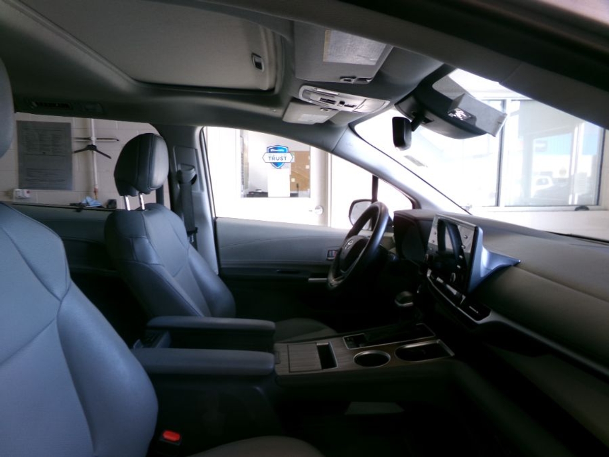 2024 TOYOTA SIENNA - Image 8