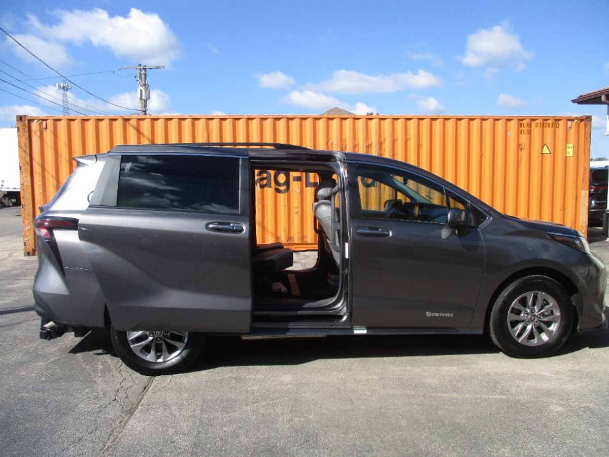 2024 TOYOTA SIENNA - Image 11