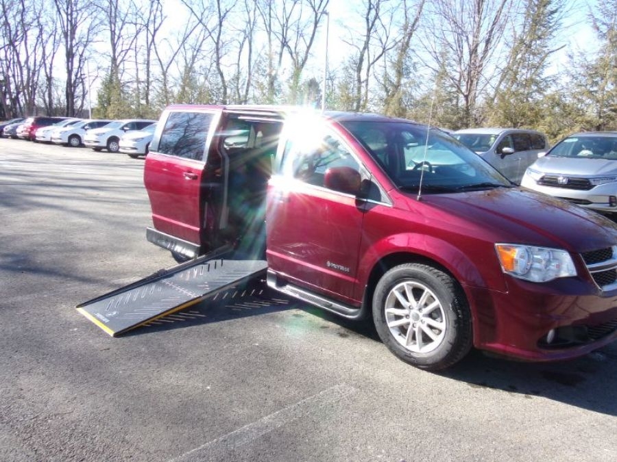 2019 Dodge Grand Caravan SXT's photo