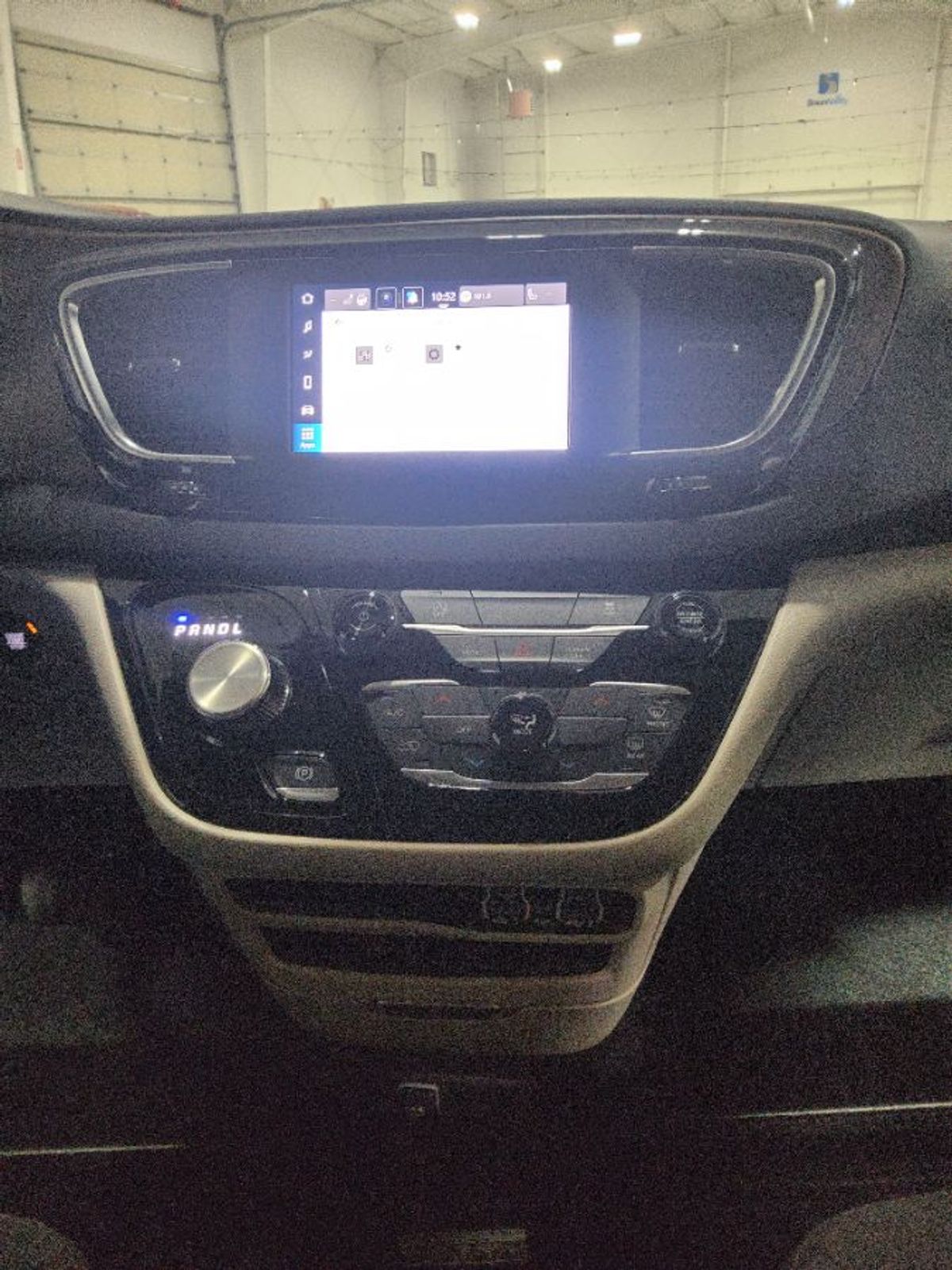 2024 CHRYSLER VOYAGER - Image 12