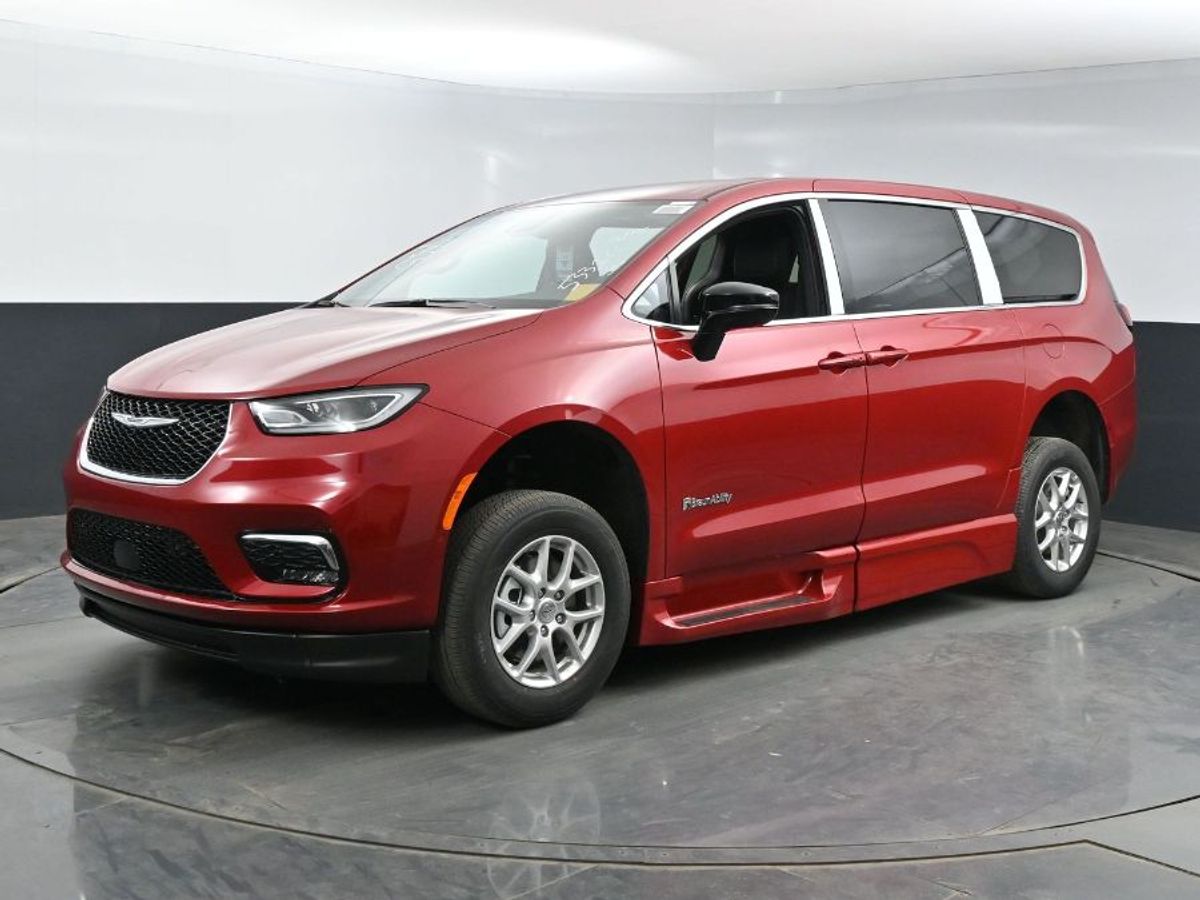 Red Chrysler Pacifica image number 19