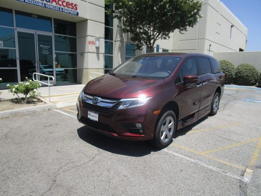 Used 2018 Honda Odyssey EX-L - BraunAbility Side Entry Entry In Floor Automatic Ramp