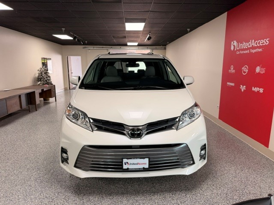 Used 2020 Toyota Sienna XLE - BraunAbility Side Entry Fold Out Automatic Ramp