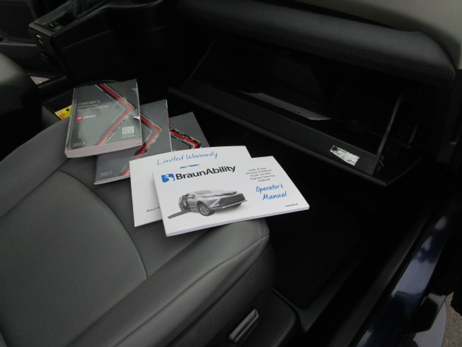 Used 2023 Toyota Sienna Hybrid XLE - BraunAbility Side Entry Entry Fold Out Automatic Ramp