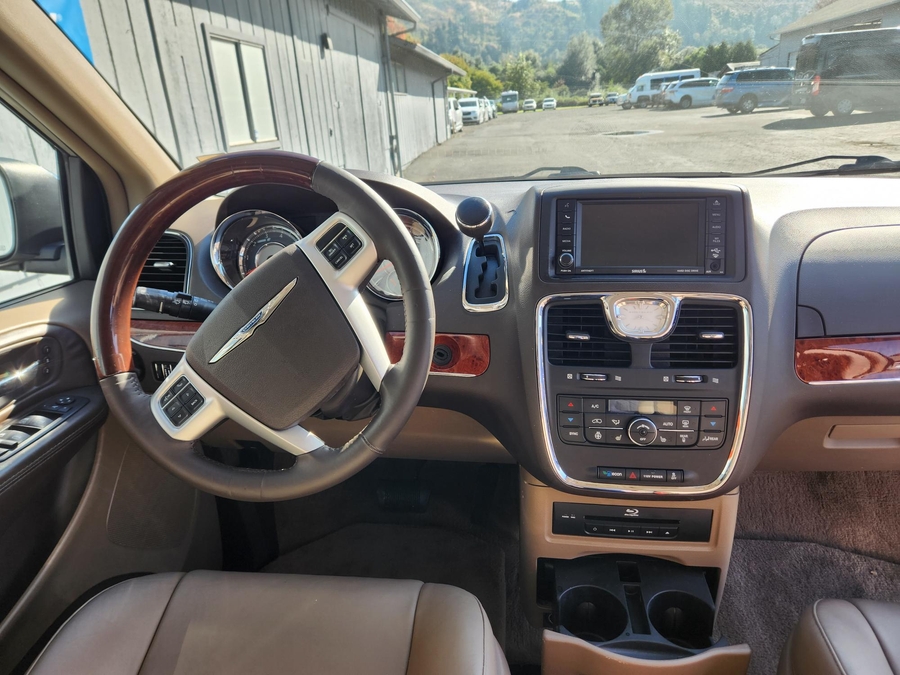 Used 2015 Chrysler Town and Country Limited Platinum - VMI Side Entry In Floor Automatic Ramp