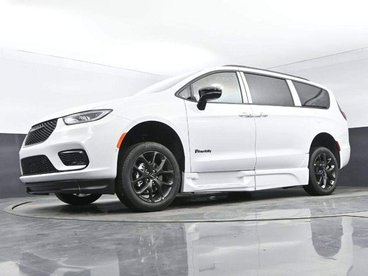 2024 CHRYSLER PACIFICA - Image 10