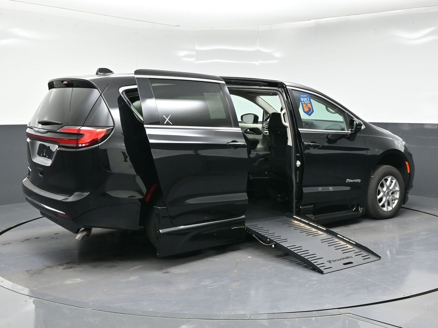 Used 2024 Chrysler Pacifica Touring L - BraunAbility Side Entry Fold Out Automatic Ramp