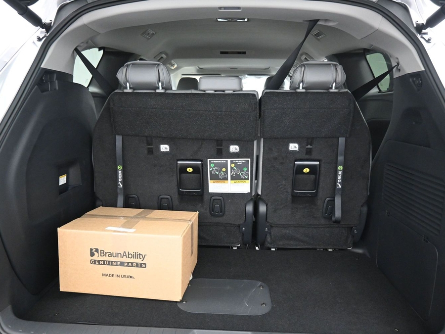 2026 Toyota Sienna XLE - Photo 6