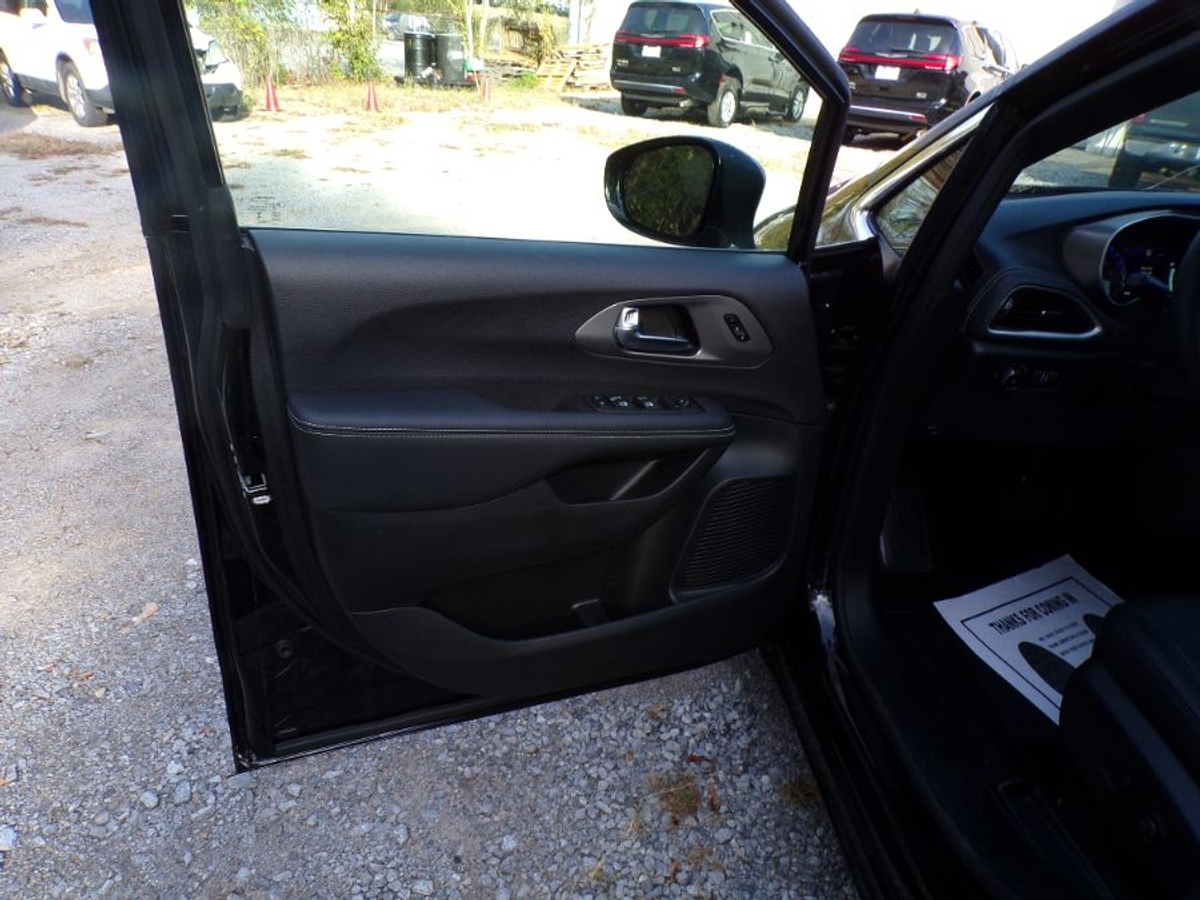 2026 CHRYSLER PACIFICA - Image 9