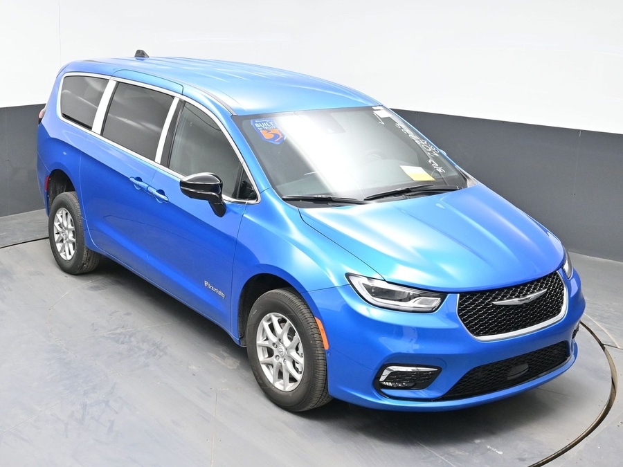 New 2026 Chrysler Pacifica Select Safety - BraunAbility Rear Entry Entry Fold Out Manual Ramp