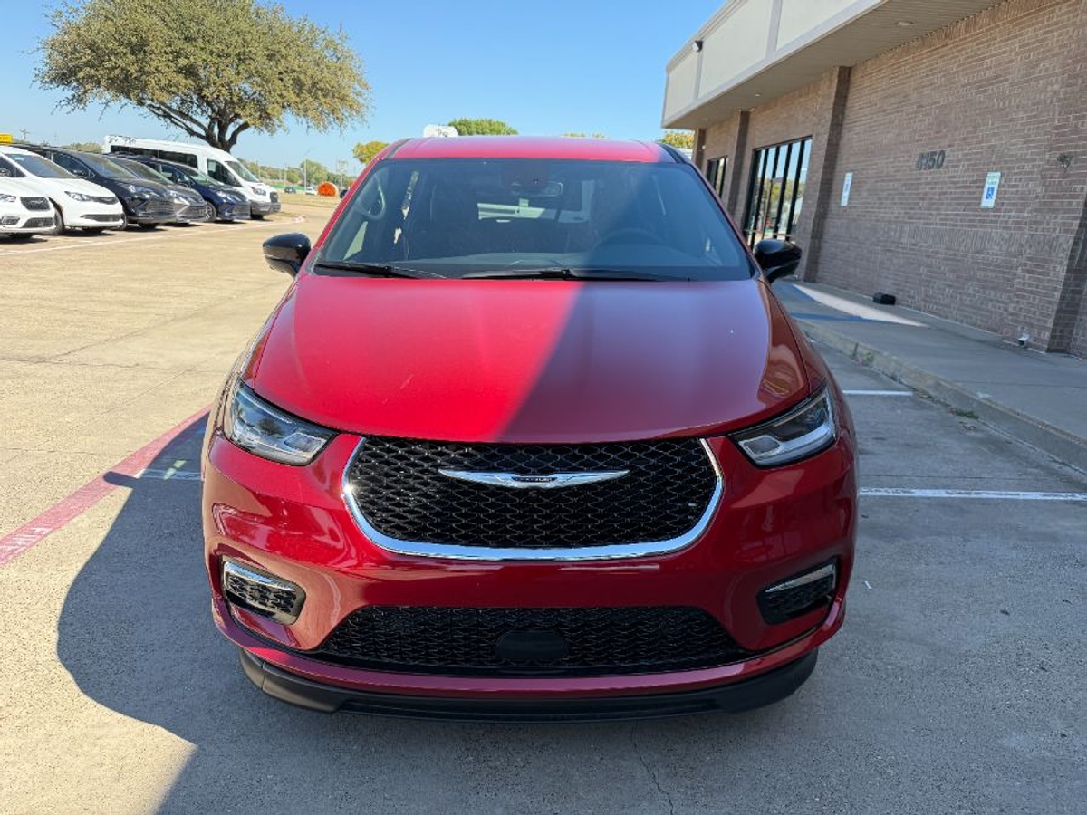 2025 CHRYSLER PACIFICA - Image 2